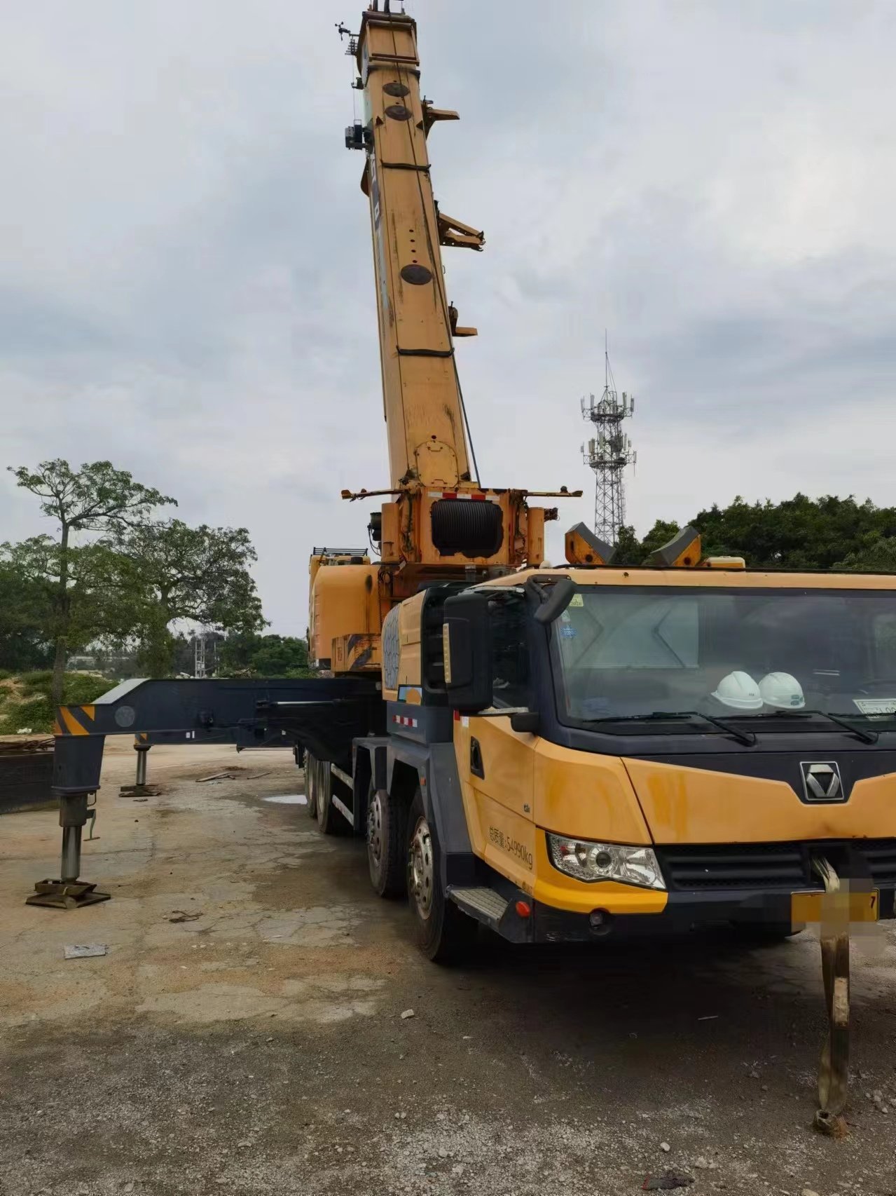 13390664441494058.jpg 2018 XCMG XCT 130 tons, 65m main boom, three hooks, two engines, 45 tons counterweight - Image 1
