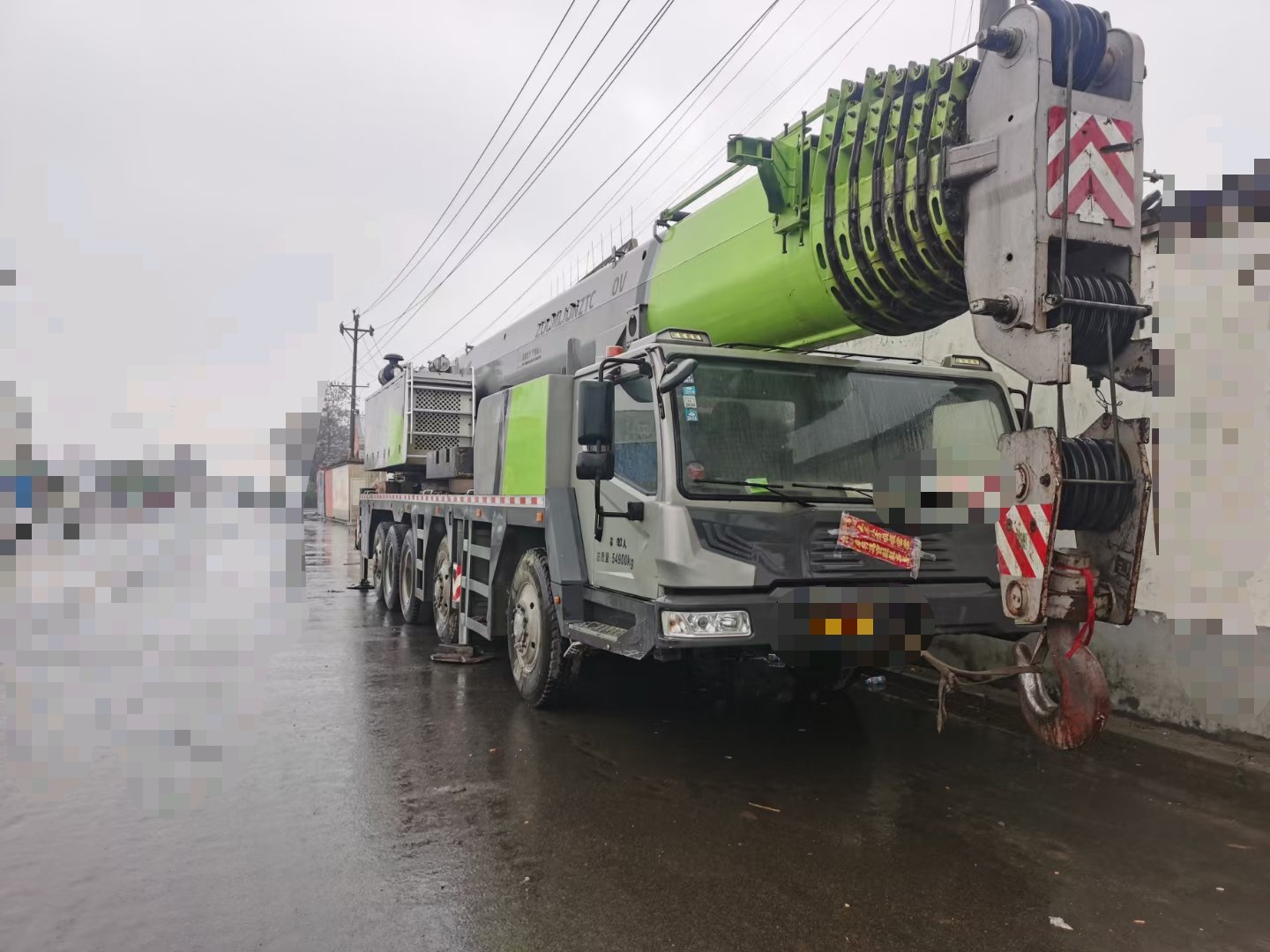 13390799432960573.jpg Used mobile crane 2017 Zoomlion 110v7, three-section jib, 40 tons counterweight, 72 meters main boom, 7000 working hours - Image 1