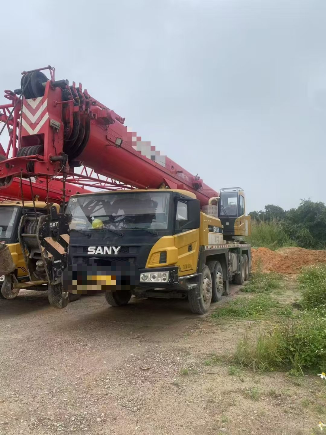13390800356445409.jpg Truck crane December 2020 Sany 400T, excellent condition, working time 5,000 hours, mileage 10,000 kilometers - Image 1