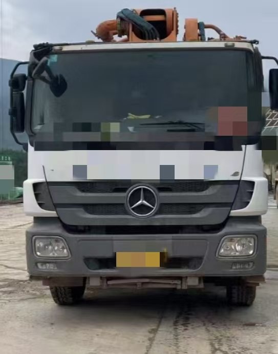 微信图片_20250502104149.jpg Second-hand concrete pump 2012 Zoomlion 52m on Chassis Mercedes-Benz - Image 1