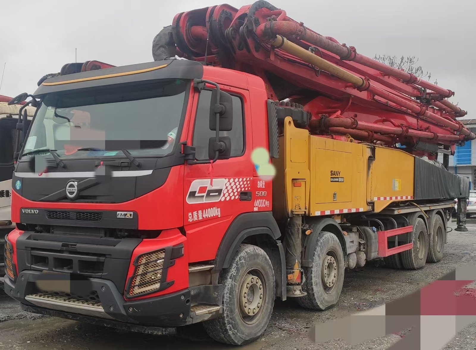 微信图片_20250502105003.jpg Second-hand concrete pump truck 2020 Sany 56m on chassis Volvo - Image 1