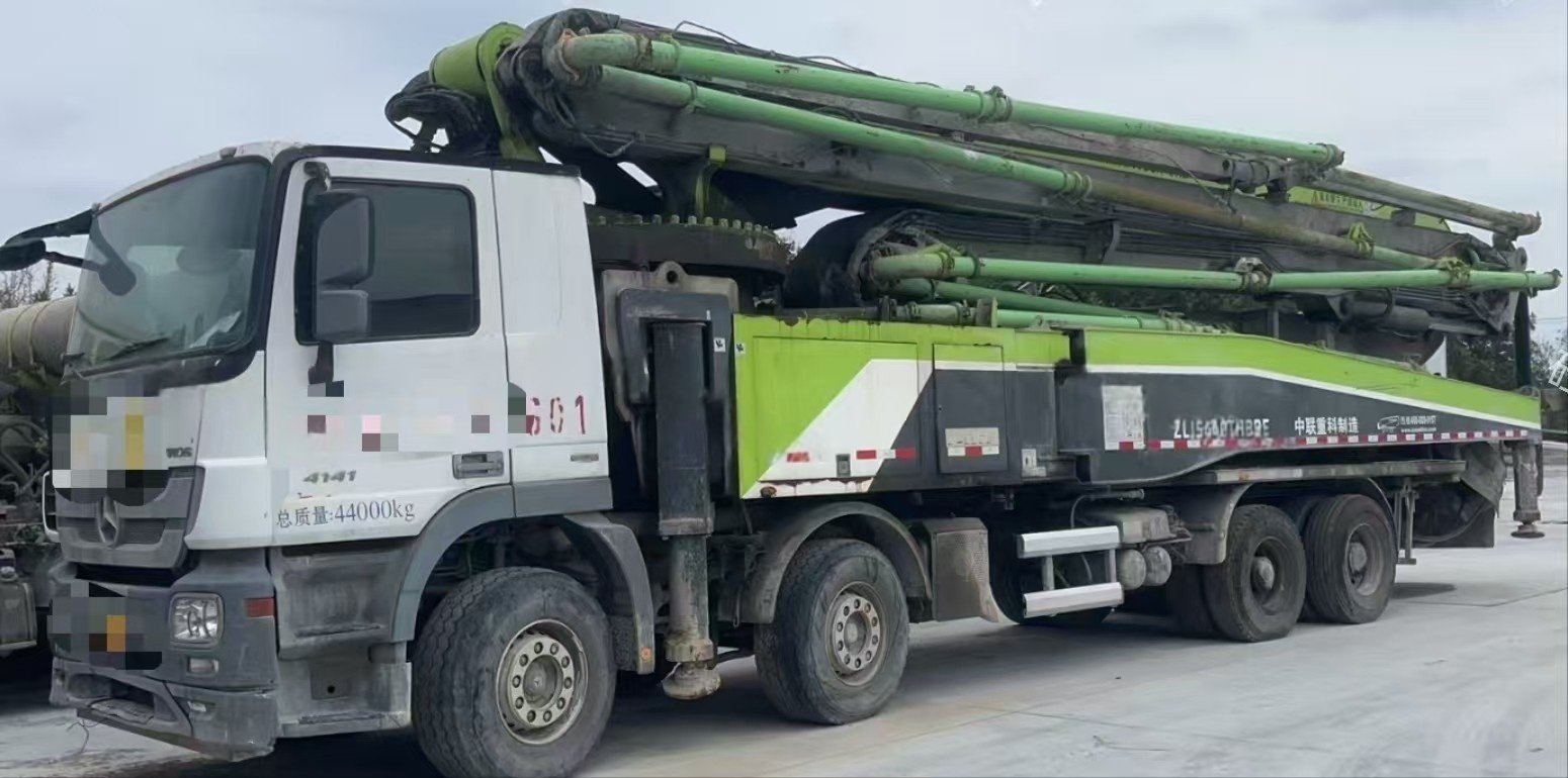 微信图片_20250502122739.jpg Second-hand concrete pump 2018 Zoomlion 56m on Chassis Mercedes-Benz - Image 1