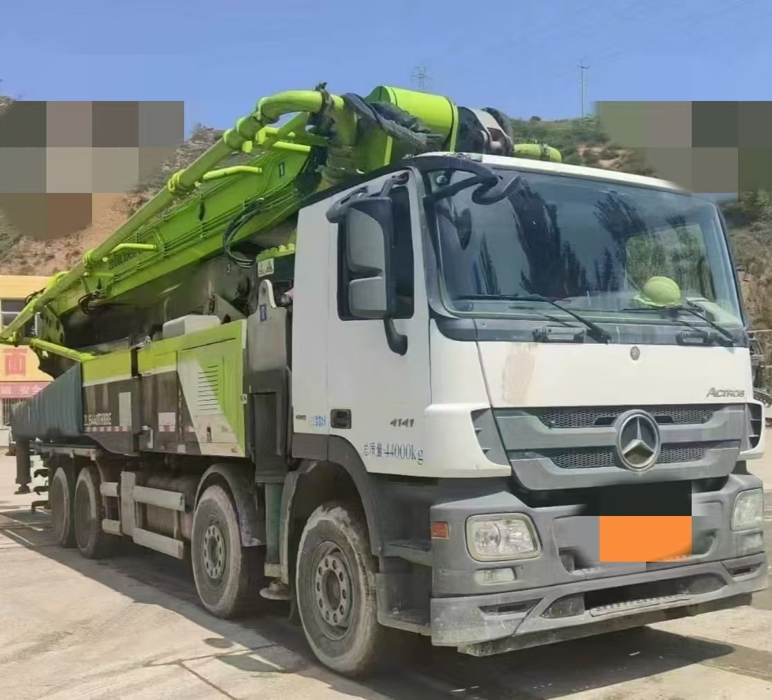 微信图片_20250503152818.jpg Concrete pump 2019 Zoomlion 56m on Chassis Mercedes-Benz - Image 1
