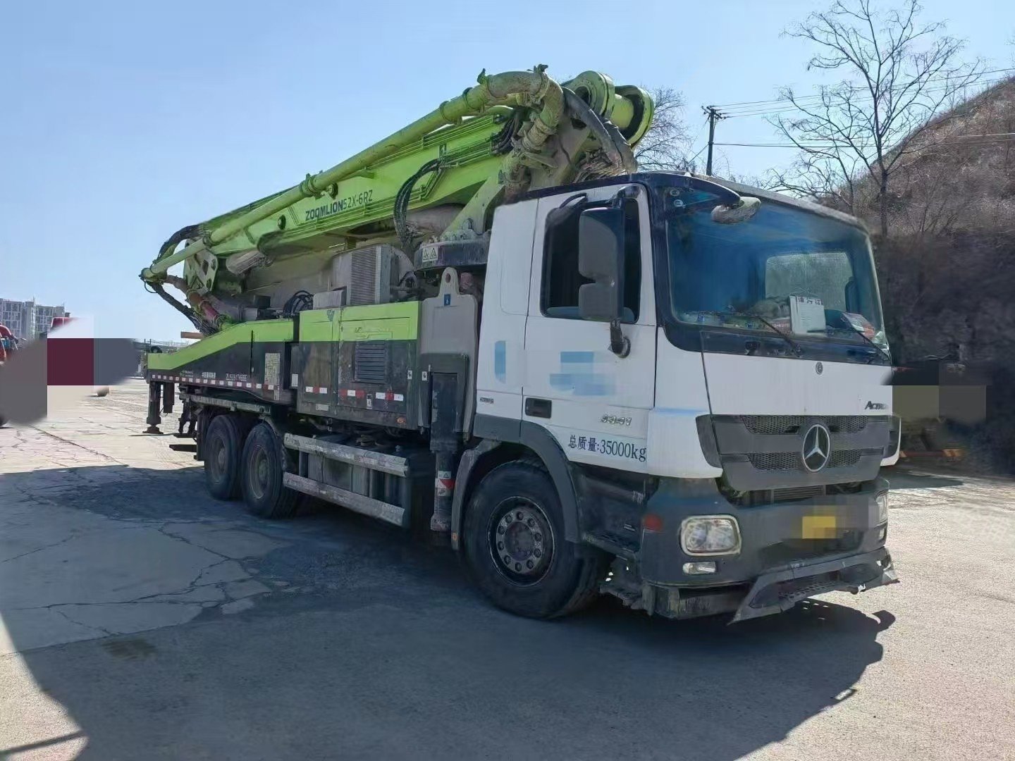 微信图片_20250505182653.jpg Concrete pump truck 2020 Zoomlion 52m on Mercedes-Benz Chassis in Changsha - Image 1