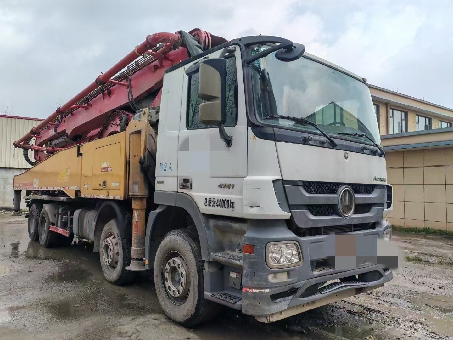 微信图片_20250505183104.jpg C8 system! Concrete pump truck 2018 Sany 56m on chassis Mercedes Benz - Image 1