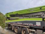 Second-hand concrete pump 2019 Zoomlion 56m on Benz with C8 system - Image 5