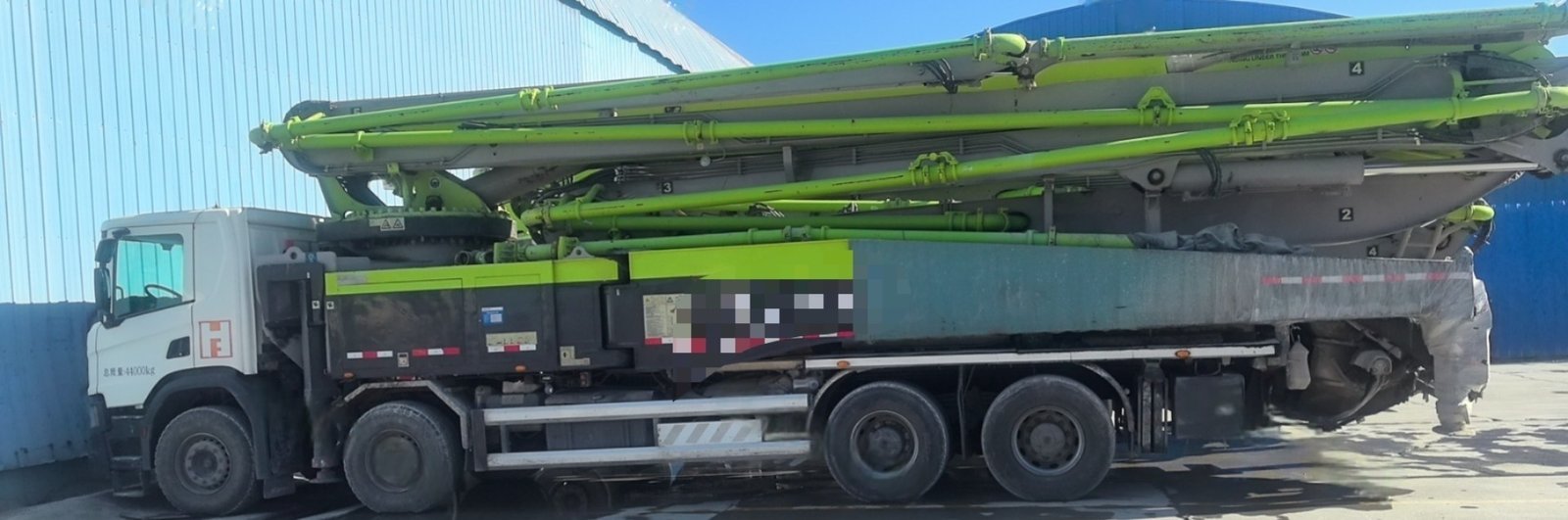 微信图片_20250505183958.jpg Used pump truck 2020 Zoomlion 56m on Chassis Scania for batching plants - Image 1