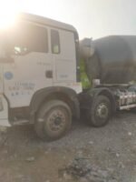 Second-hand concrete mixer trucks 2020 Zoomlion 12 cbm on chassis Howo - Image 2