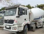 Used concrete mixer trucks 2018 Shacman 12 cbm 4 alxes - Image 2