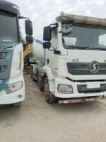 Used concrete mixer trucks 2018 Shacman 12 cbm 4 alxes - Image 4