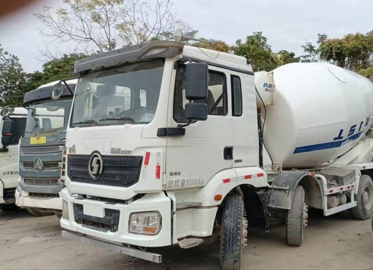 微信图片_20250511111033.jpg Used concrete mixer trucks 2018 Shacman 12 cbm 4 alxes - Image 1
