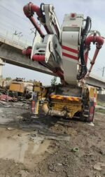 Used mobile concrete pump 2023 XCMG 62m on chassis Sitrak - Image 7